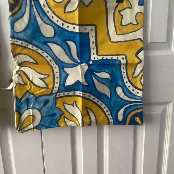 Set of 4 Blue Abstract Art Pattern Polyester Cushion Cover NWOT - MAKE Offer - Picture 4 of 8